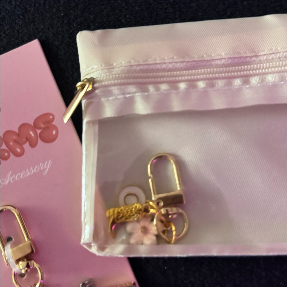 Target Lip Charm Keychain - Pink and Gold - Picture 3 of 5